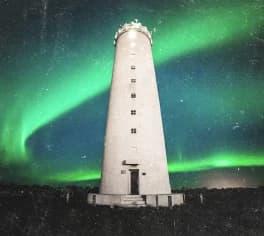 Mesmerizing northern lights painting the night sky of Iceland.